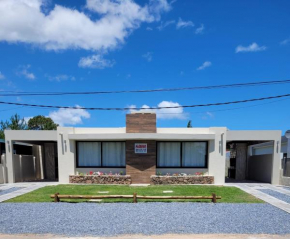 Casa en calle Mondello, Piriápolis